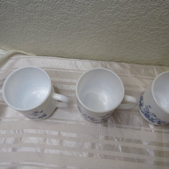 Vintage Arcopal Coffee Tea Cup Mugs Glenwood Blue White Floral Set of 4 France - Picture 5 of 16